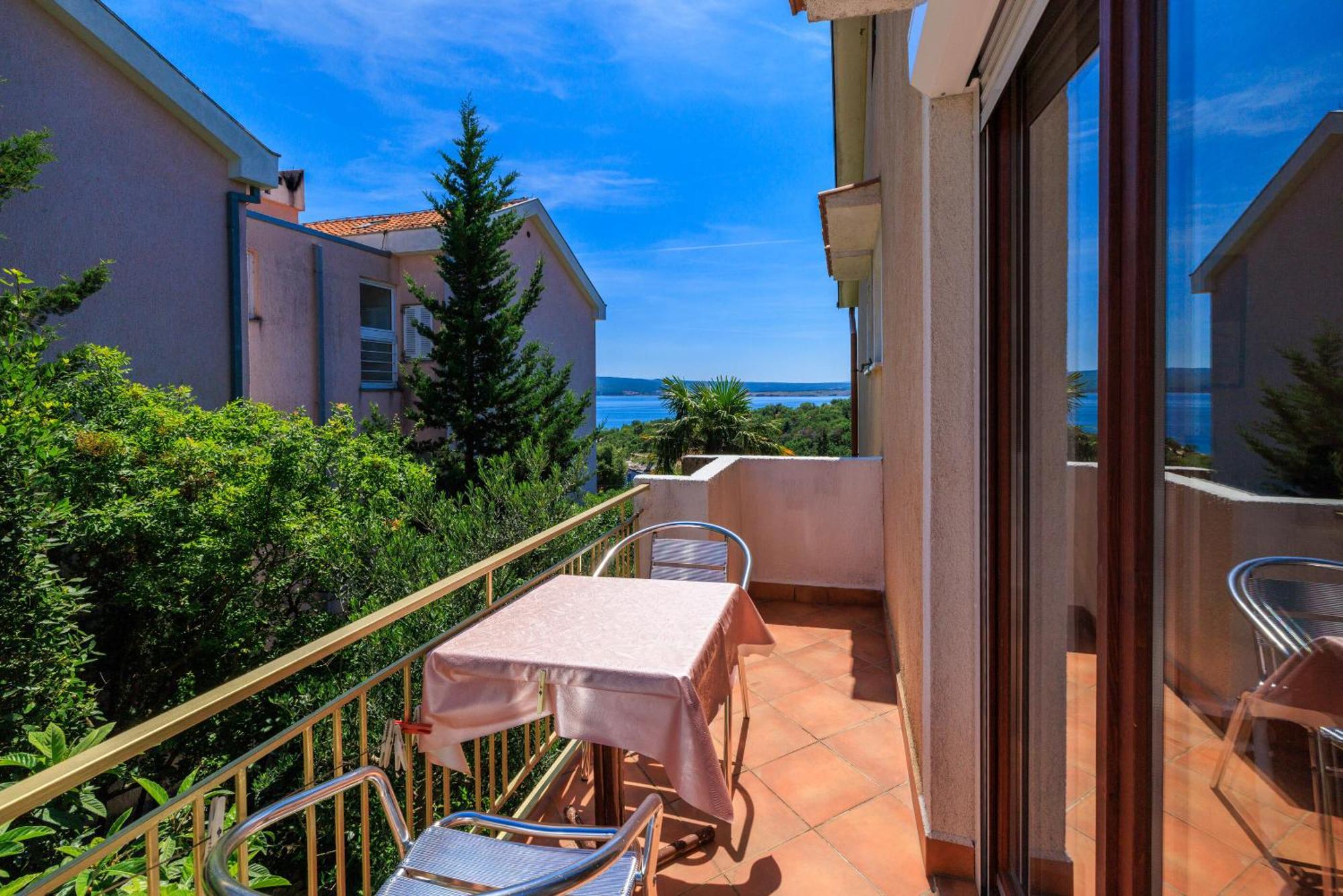 Apartments And Room Mirjana Dramalj Exterior photo